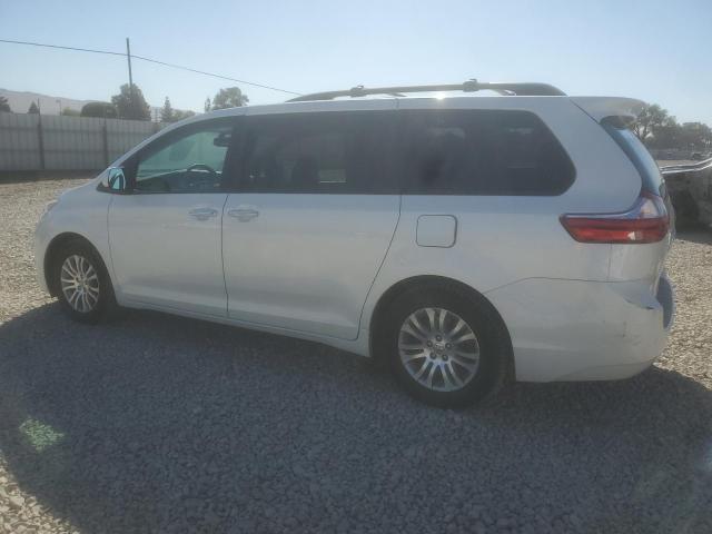 Photo 2 from auction – 2017 TOYOTA SIENNA XLE with VIN 5TDYZ3DC6HS879995