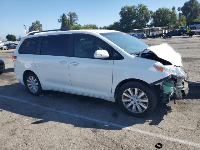 Photo 4 from auction – 2013 TOYOTA SIENNA XLE with VIN 5TDDK3DC3DS070774