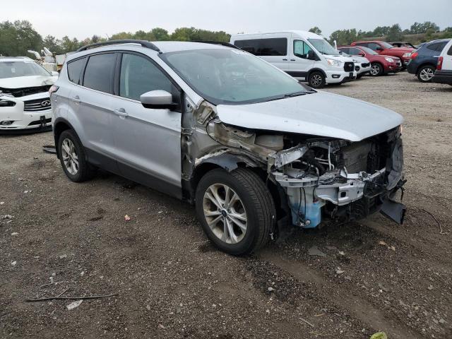 Photo 4 from auction – 2018 FORD ESCAPE SE with VIN 1FMCU9GD1JUB41471