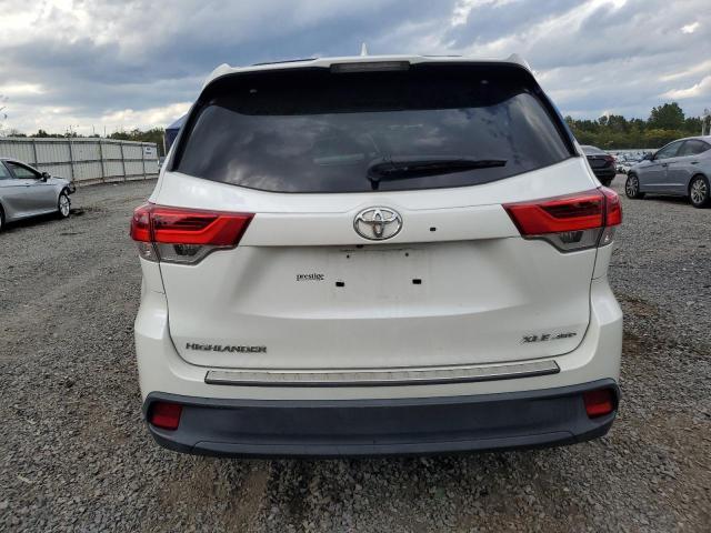 Photo 6 from auction – 2018 TOYOTA HIGHLANDER with VIN 5TDJZRFH7JS882178