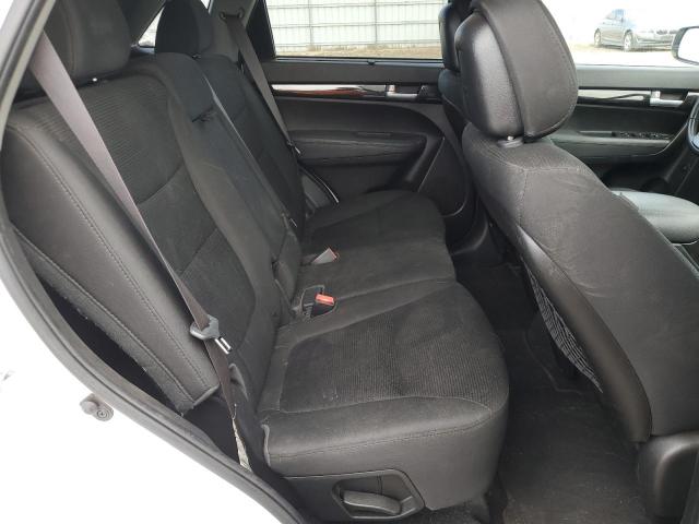 Photo 11 from auction – 2015 KIA SORENTO LX with VIN 5XYKT4A61FG658701