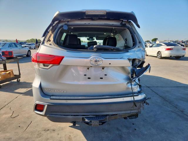 Photo 6 from auction – 2017 TOYOTA HIGHLANDER with VIN 5TDYZRFHXHS196306