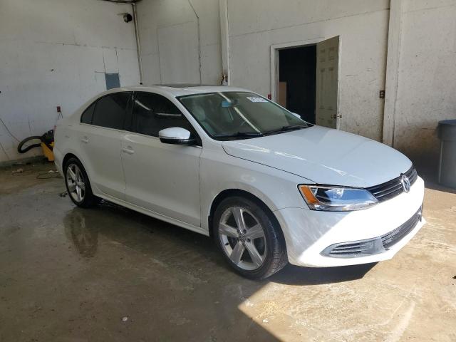 Photo 4 from auction – 2014 VOLKSWAGEN JETTA with VIN 3VWLL7AJ5EM424294