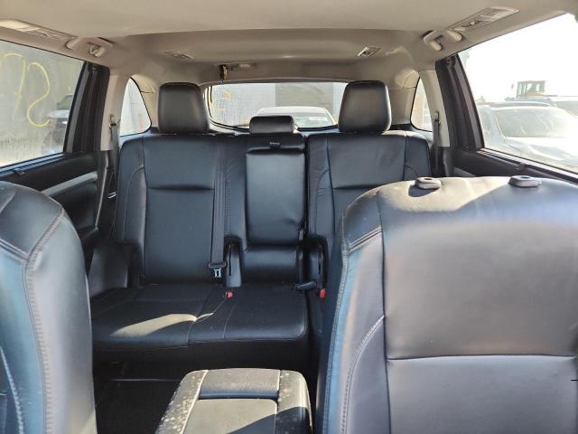 Photo 10 from auction – 2018 TOYOTA HIGHLANDER with VIN 5TDKZRFH7JS530870