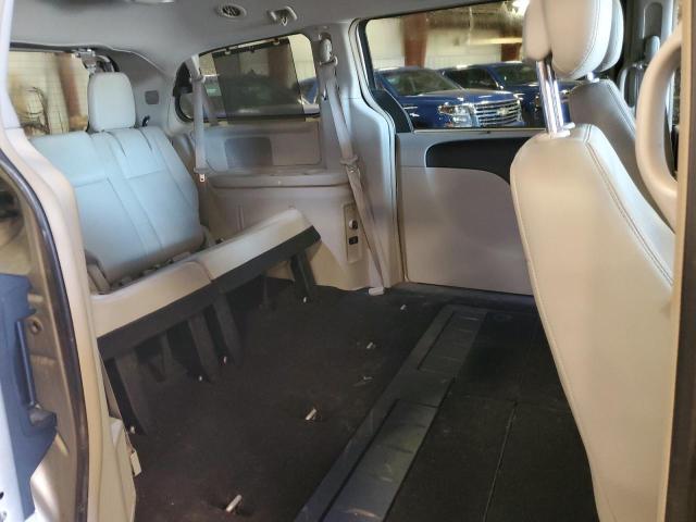 Photo 11 from auction – 2012 CHRYSLER TOWN & COU with VIN 2C4RC1CG6CR266677