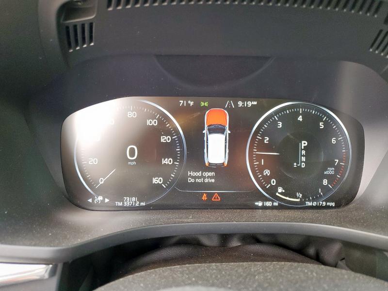 Photo 9 from auction – 2018 VOLVO XC60 T6 with VIN LYVA22RL5JB101661
