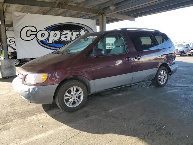 TOYOTA SIENNA LE 2000 with VIN 4T3ZF13C4YU235347 - Photo from auction