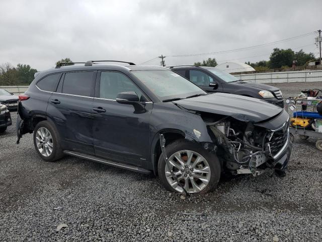 Foto 4 de la subasta – 2022 TOYOTA HIGHLANDER con VIN 5TDXBRCH8NS551747
