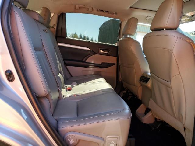 Photo 11 from auction – 2018 TOYOTA HIGHLANDER with VIN 5TDJZRFH0JS818032