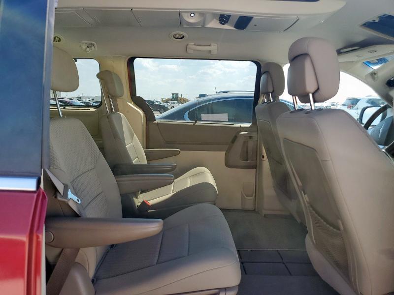 Photo 11 from auction – 2010 CHRYSLER TOWN & COU with VIN 2A4RR5D18AR415629