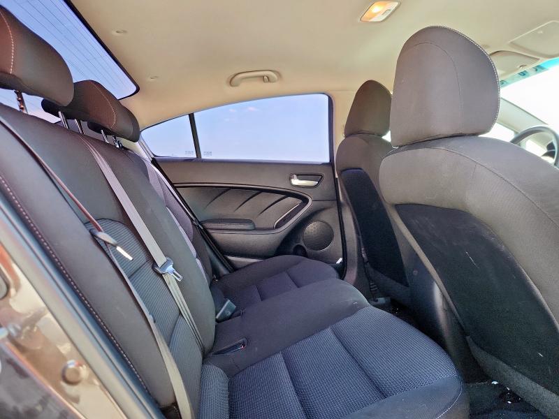Photo 10 from auction – 2017 KIA FORTE LX with VIN 3KPFK4A7XHE140311