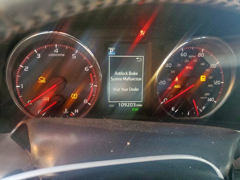 Photo 9 from auction – 2016 TOYOTA RAV4 SE with VIN JTMJFREV5GJ063286