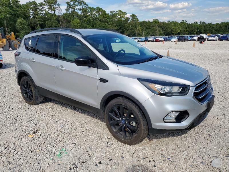Photo 4 from auction – 2018 FORD ESCAPE SE with VIN 1FMCU9GD5JUD05272