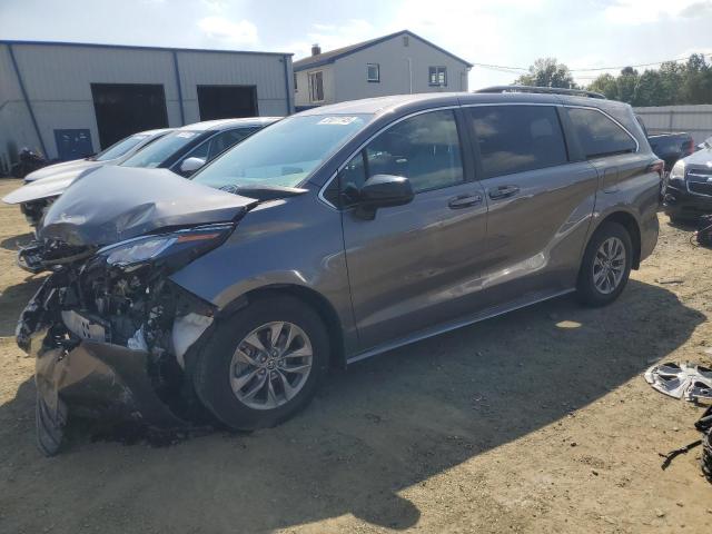 Photo 1 from auction – 2022 TOYOTA SIENNA with VIN 5TDKRKEC3NS093890