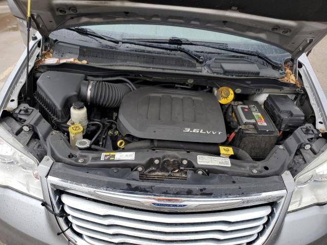 Photo 12 from auction – 2016 CHRYSLER TOWN & COU with VIN 2C4RC1BG1GR305215