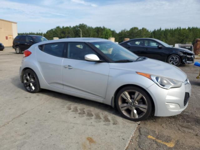 Photo 4 from auction – 2016 HYUNDAI VELOSTER with VIN KMHTC6AD7GU283441
