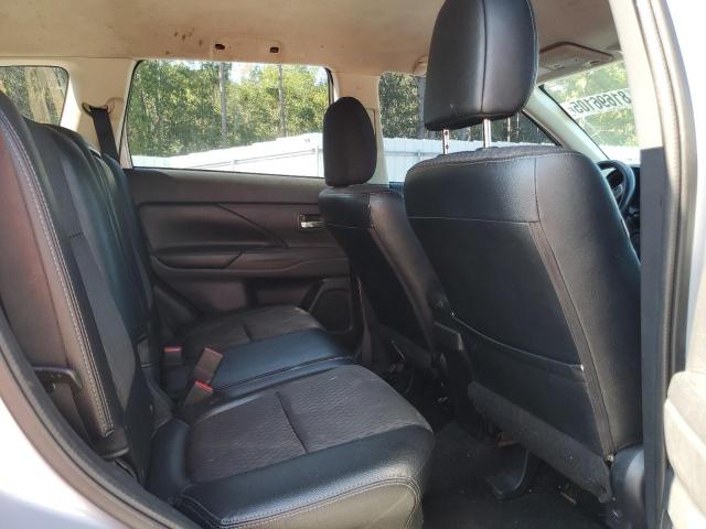 Photo 11 from auction – 2015 MITSUBISHI OUTLANDER with VIN JA4AD3A3XFZ000573