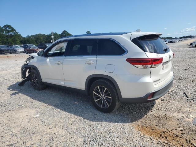 Photo 2 from auction – 2019 TOYOTA HIGHLANDER with VIN 5TDKZRFH2KS562031