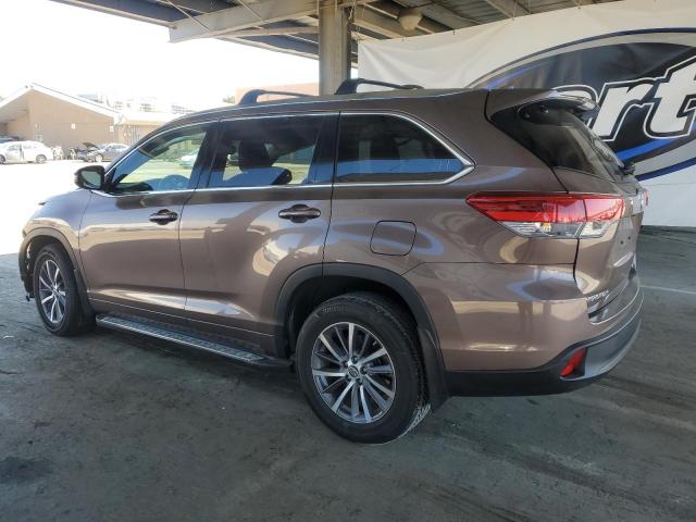 Photo 2 from auction – 2018 TOYOTA HIGHLANDER SE with VIN 5TDJZRFH1JS827242