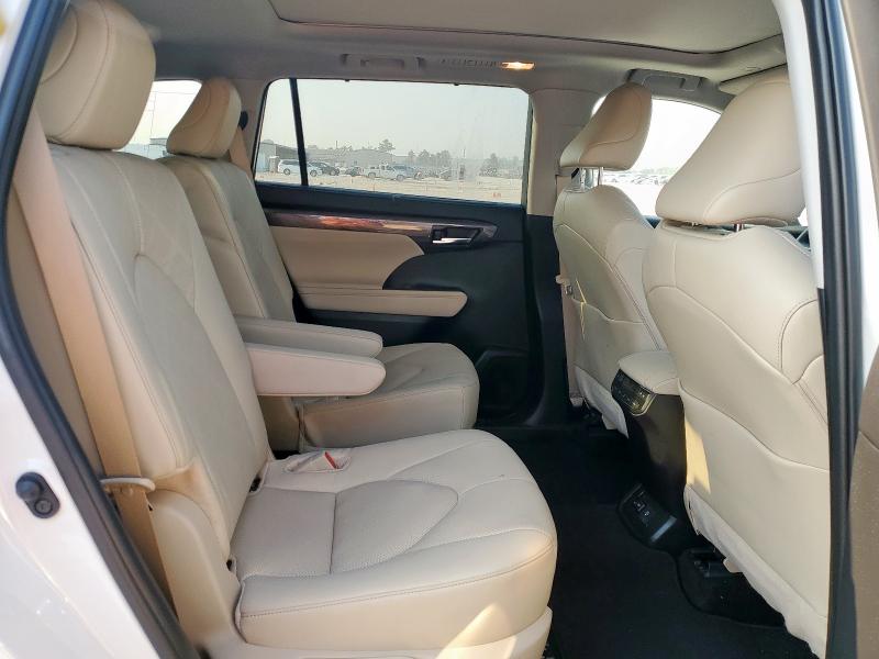 Photo 11 from auction – 2024 TOYOTA HIGHLANDER with VIN 5TDKDRAH2RS544080