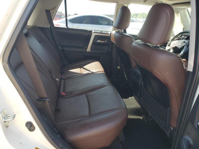Photo 11 from auction – 2018 TOYOTA 4RUNNER SR with VIN JTEBU5JR3J5551076