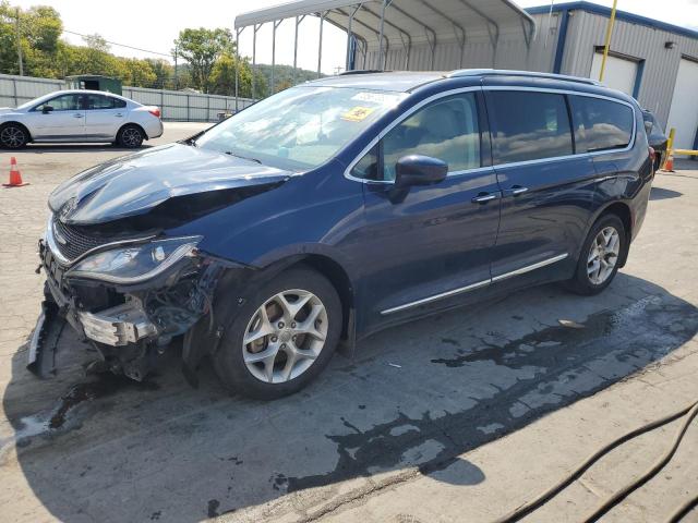 CHRYSLER PACIFICA T 2017 with VIN 2C4RC1EG7HR688705 - Photo from auction