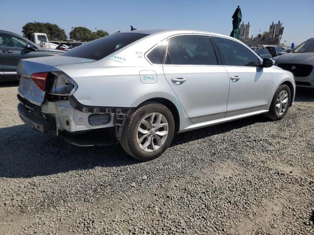 Photo 3 from auction – 2016 VOLKSWAGEN PASSAT S with VIN 1VWAT7A31GC062185