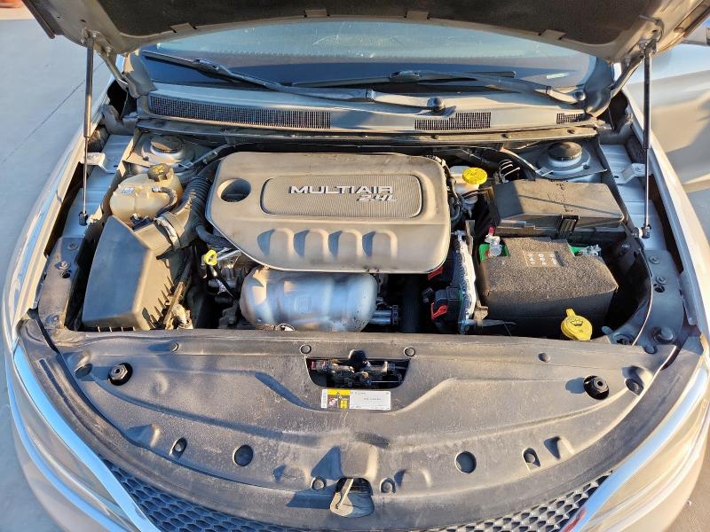 Photo 11 from auction – 2015 CHRYSLER 200 LIMITE with VIN 1C3CCCAB2FN737917