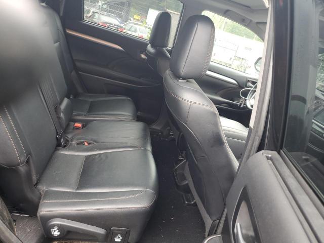 Photo 11 from auction – 2018 TOYOTA HIGHLANDER SE with VIN 5TDJZRFH2JS559656