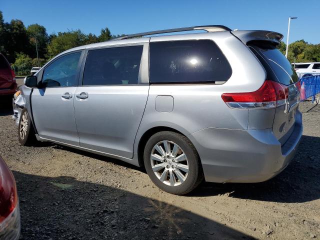 Photo 2 from auction – 2013 TOYOTA SIENNA XLE with VIN 5TDDK3DC6DS068372
