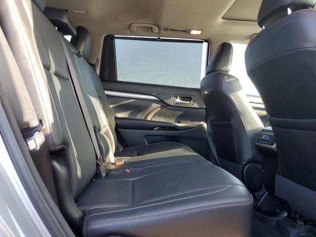 Photo 11 from auction – 2017 TOYOTA HIGHLANDER SE with VIN 5TDJZRFH2HS388353