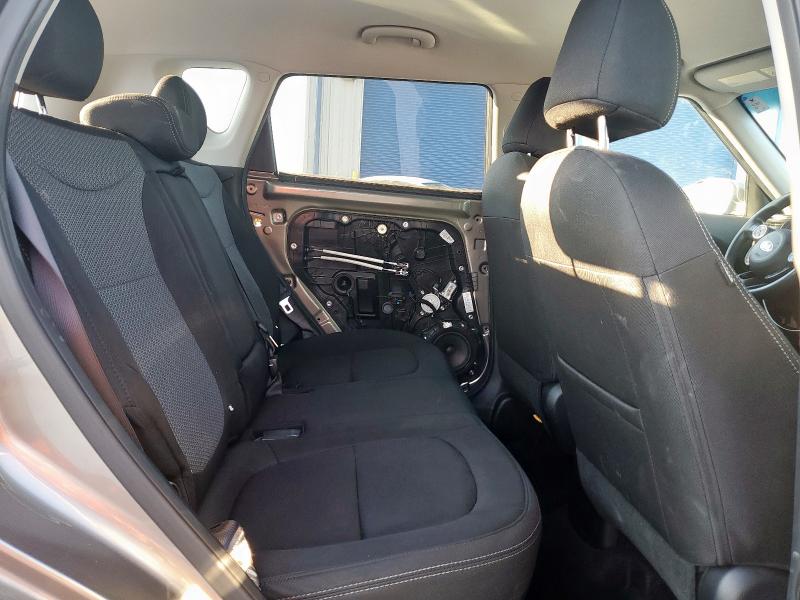 Photo 10 from auction – 2018 KIA SOUL + with VIN KNDJP3A53J7597715