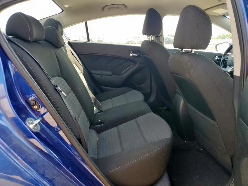 Photo 10 from auction – 2017 KIA FORTE LX with VIN 3KPFL4A75HE040176