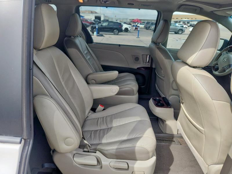 Photo 11 from auction – 2012 TOYOTA SIENNA XLE with VIN 5TDYK3DC7CS229506