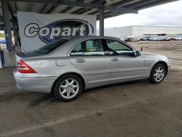Photo 3 from auction – 2002 MERCEDES-BENZ C 320 with VIN WDBRF64J52F238596