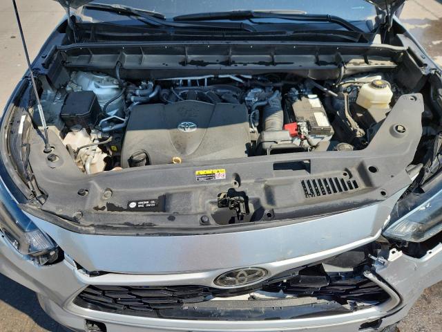 Photo 12 from auction – 2022 TOYOTA HIGHLANDER with VIN 5TDHZRBH5NS577658