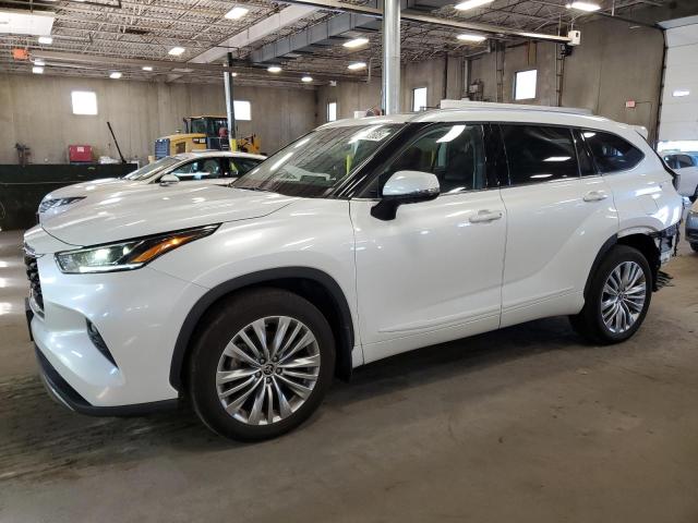 TOYOTA HIGHLANDER 2022 with VIN 5TDFZRBH3NS227341 - Photo from auction
