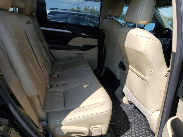 Photo 11 from auction – 2018 TOYOTA HIGHLANDER with VIN 5TDJGRFH1JS043990