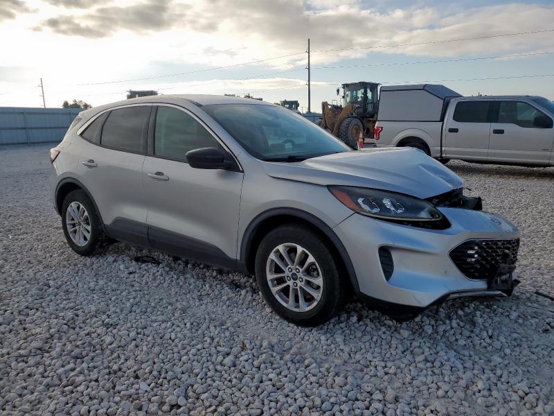 Photo 4 from auction – 2020 FORD ESCAPE SE with VIN 1FMCU0G65LUA11385