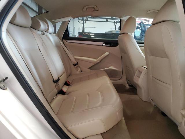 Photo 10 from auction – 2014 VOLKSWAGEN PASSAT S with VIN 1VWAT7A3XEC038092