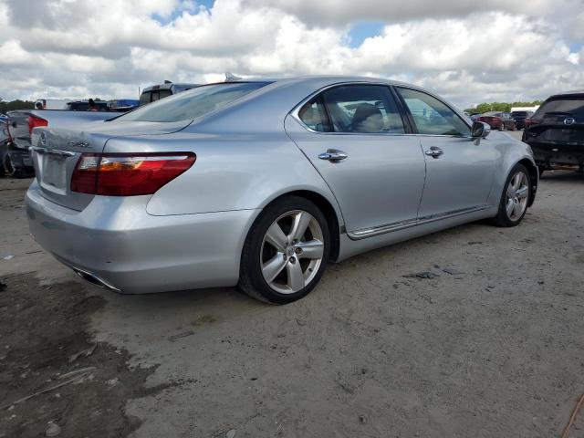 Photo 3 from auction – 2010 LEXUS LS 460L with VIN JTHGL5EF0A5038105