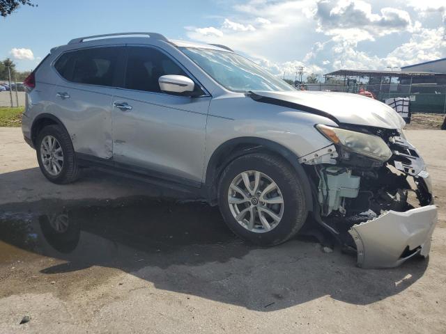 Photo 4 from auction – 2017 NISSAN ROGUE S with VIN 5N1AT2MTXHC881677