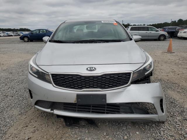 Photo 5 from auction – 2017 KIA FORTE LX with VIN 3KPFK4A78HE110823