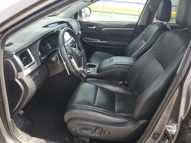 Photo 7 from auction – 2017 TOYOTA HIGHLANDER with VIN 5TDDZRFH6HS420735