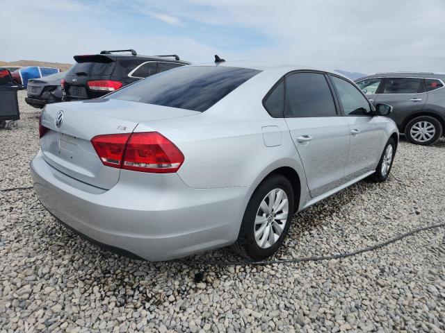 Photo 3 from auction – 2014 VOLKSWAGEN PASSAT S with VIN 1VWAS7A35EC117978