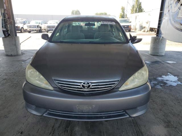 Photo 5 from auction – 2005 TOYOTA CAMRY LE with VIN 4T1BE32K75U640065