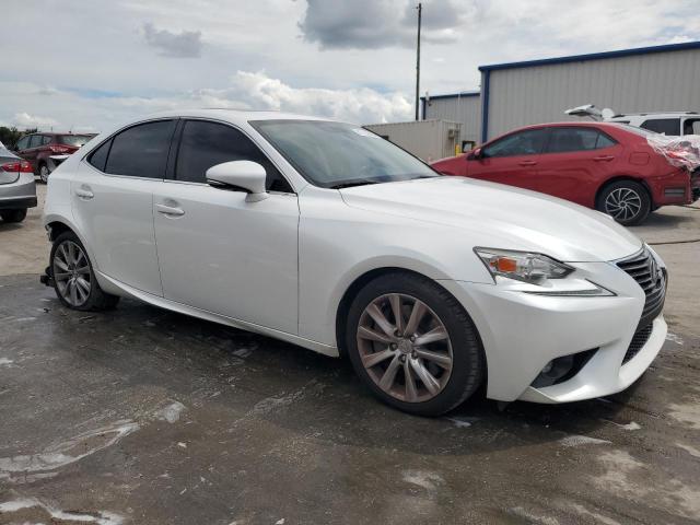 Photo 4 from auction – 2016 LEXUS IS 200T with VIN JTHBA1D29G5018323