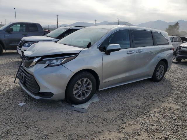 TOYOTA SIENNA LE 2021 with VIN 5TDKRKEC5MS028926 - Photo from auction