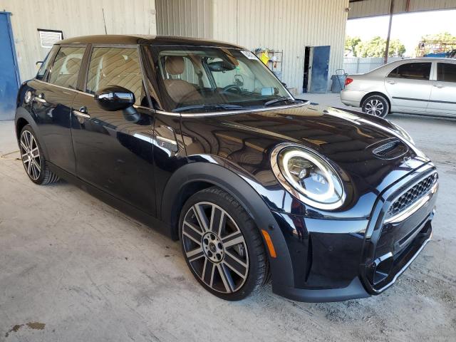 Photo 4 from auction – 2023 MINI COOPER S with VIN WMW53DK00P2T68160
