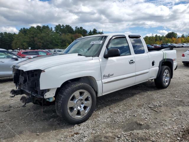 GMC NEW SIERRA 2004 with VIN 2GTEK19T741117359 - Photo from auction